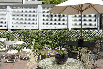 The Spring Seasons Inn Newport Tower Eksteriør billede
